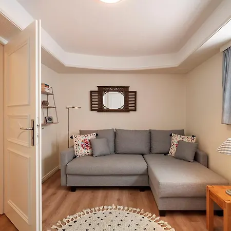בית נופש Haus Josias B - Links *